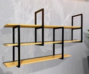 Móveis industriais como parte da estratégia de exposição